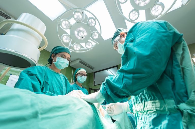 surgery-1807541_960_720.jpg