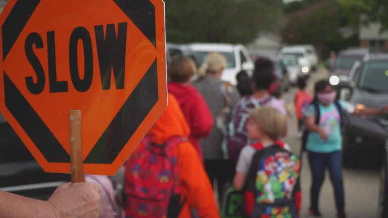 School Closures in Kentucky and Texas Amidst Covid-19 Surge