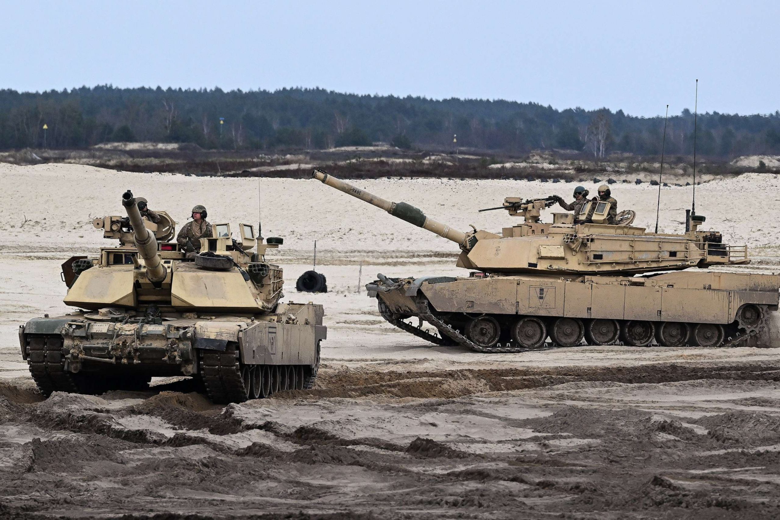 US-Abrams-Tanks-Ukraines-Silver-Bullet-scaled.jpg