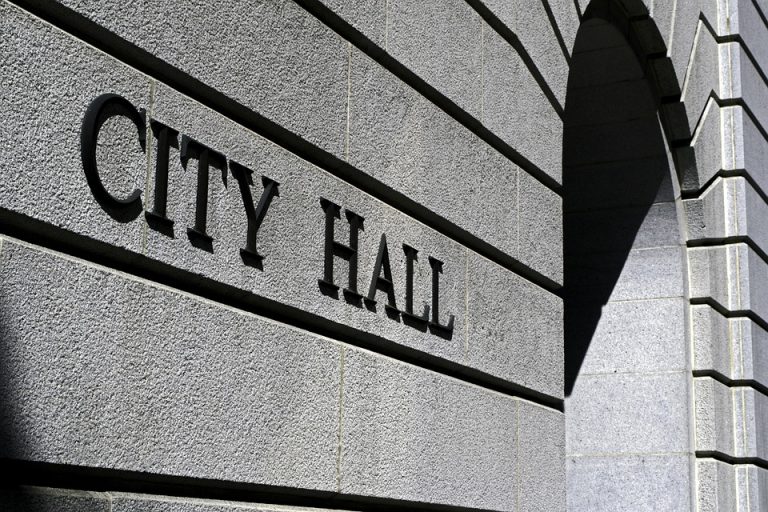 city-hall-719963_960_720.jpg