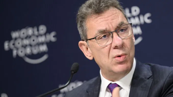 Survey Reveals 42% of Americans Considering Class Action Lawsuit Against Moderna and Pfizer