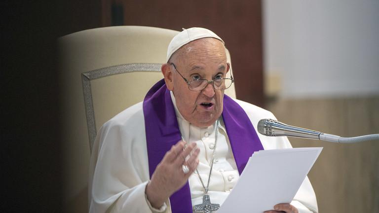 Pope Francis Urges Ukraine to Pursue Negotiations for Peace