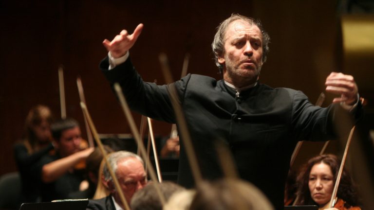 Italy’s Rebel Maestro: Governor Defies EU Demands, Lets Russian Conductor Play On